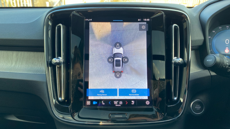 Volvo XC40 2.0 B3P Ultra Dark 5dr Auto Petrol Estate